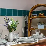 Home, Agia Triada Apartman *