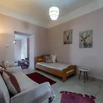 Home, Agia Triada