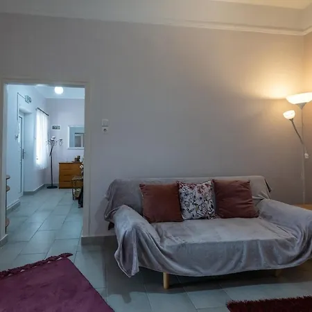 Home, Agia Triada *