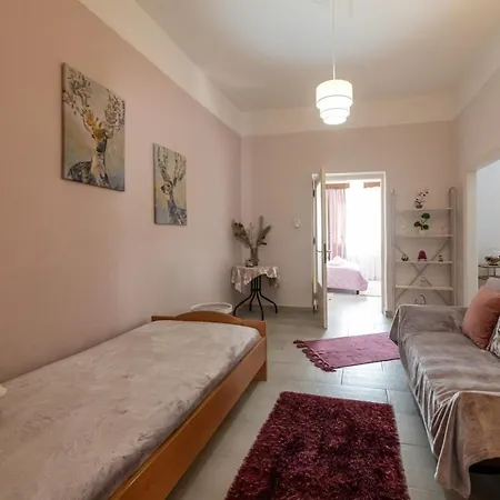 Home, Agia Triada