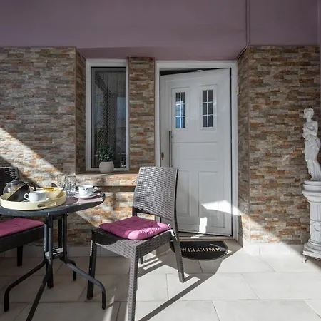 Apartment Home, Agia Triada *