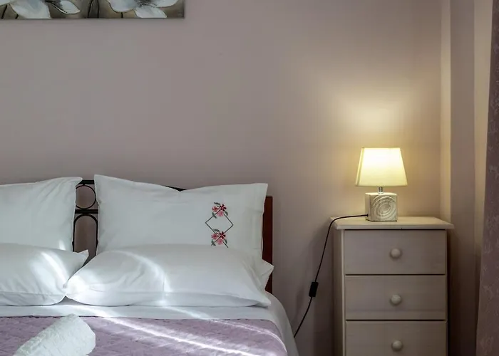 Апартаменты Home, Agia Triada *
