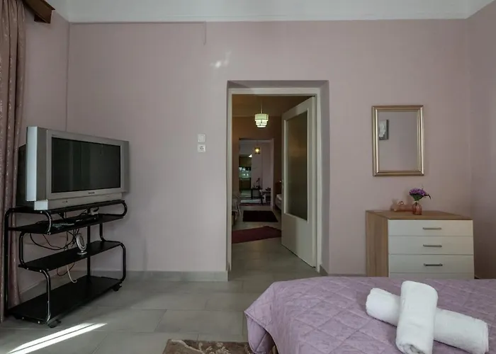 Home, Agia Triada Апартаменты *