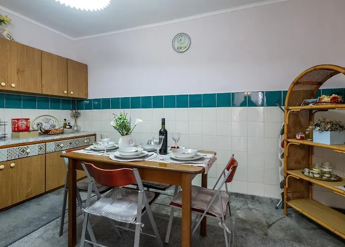 Home, Agia Triada
