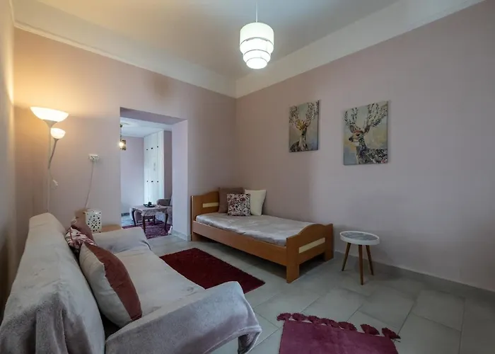 Home, Agia Triada
