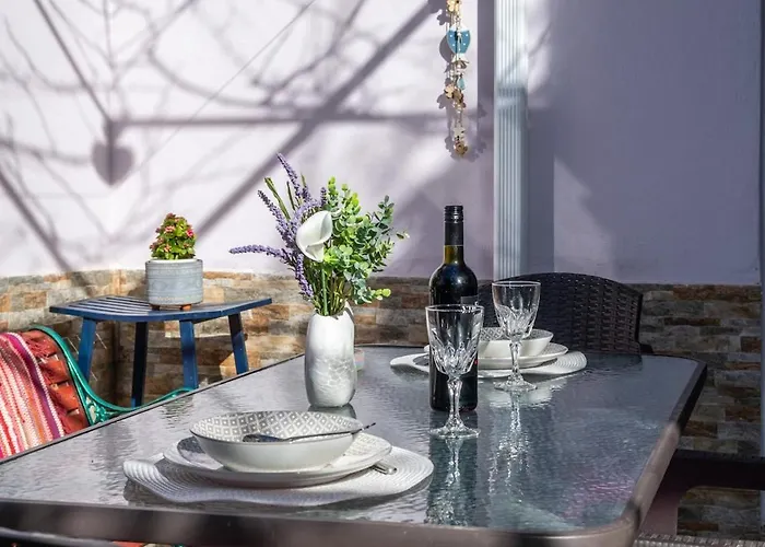Home, Agia Triada Апартаменты Каламата