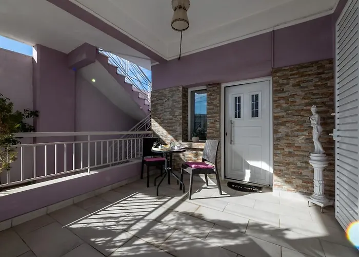 Апартаменты Home, Agia Triada *