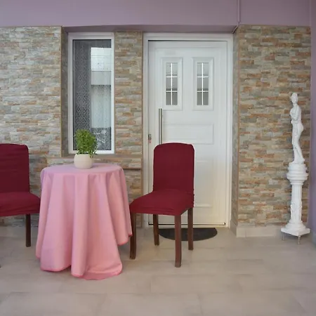 Home, Agia Triada Καλαμάτα