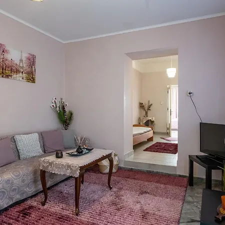 Home, Agia Triada Appartement Kalamáta