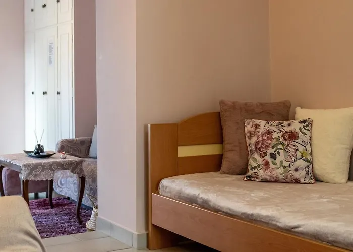 Home, Agia Triada * 칼라마타